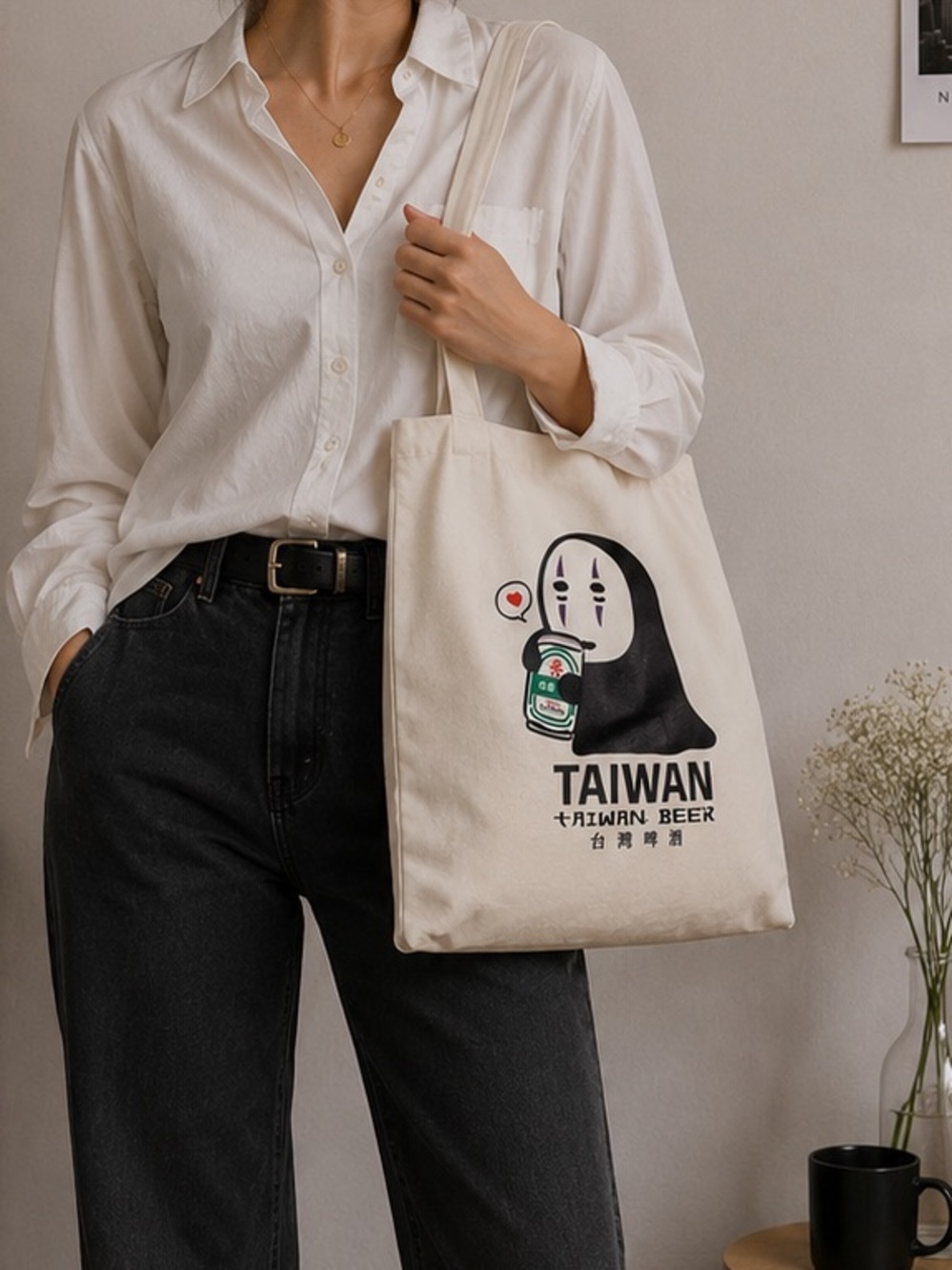 Taiwan Beer Graphic White Canvas Tote Bag with No-Face